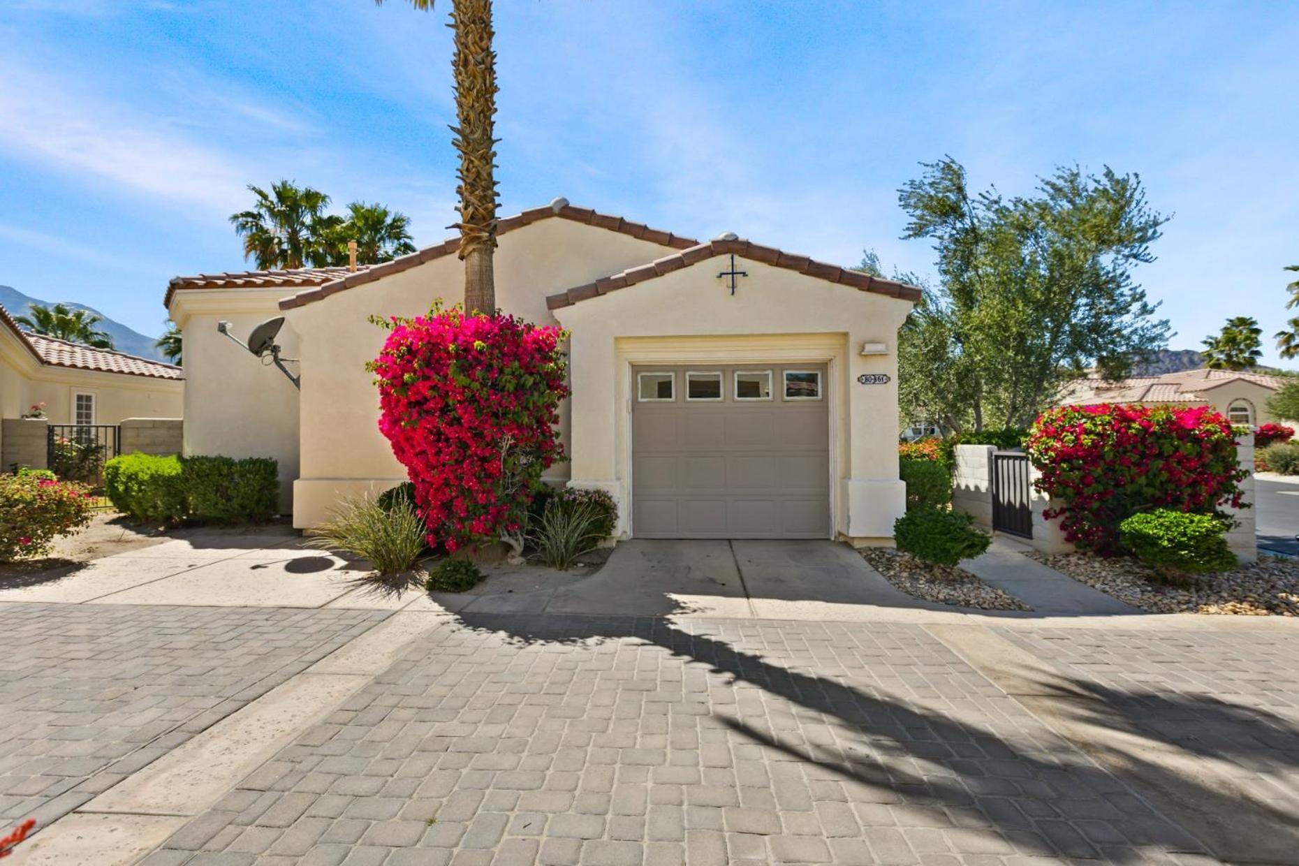 Desert Getaway By Vare Pool Gym Tennis Holiday home La Quinta
